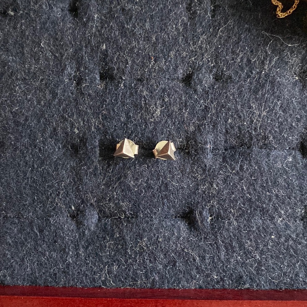 Sterling silver pyramid post earrings (1 pair).
